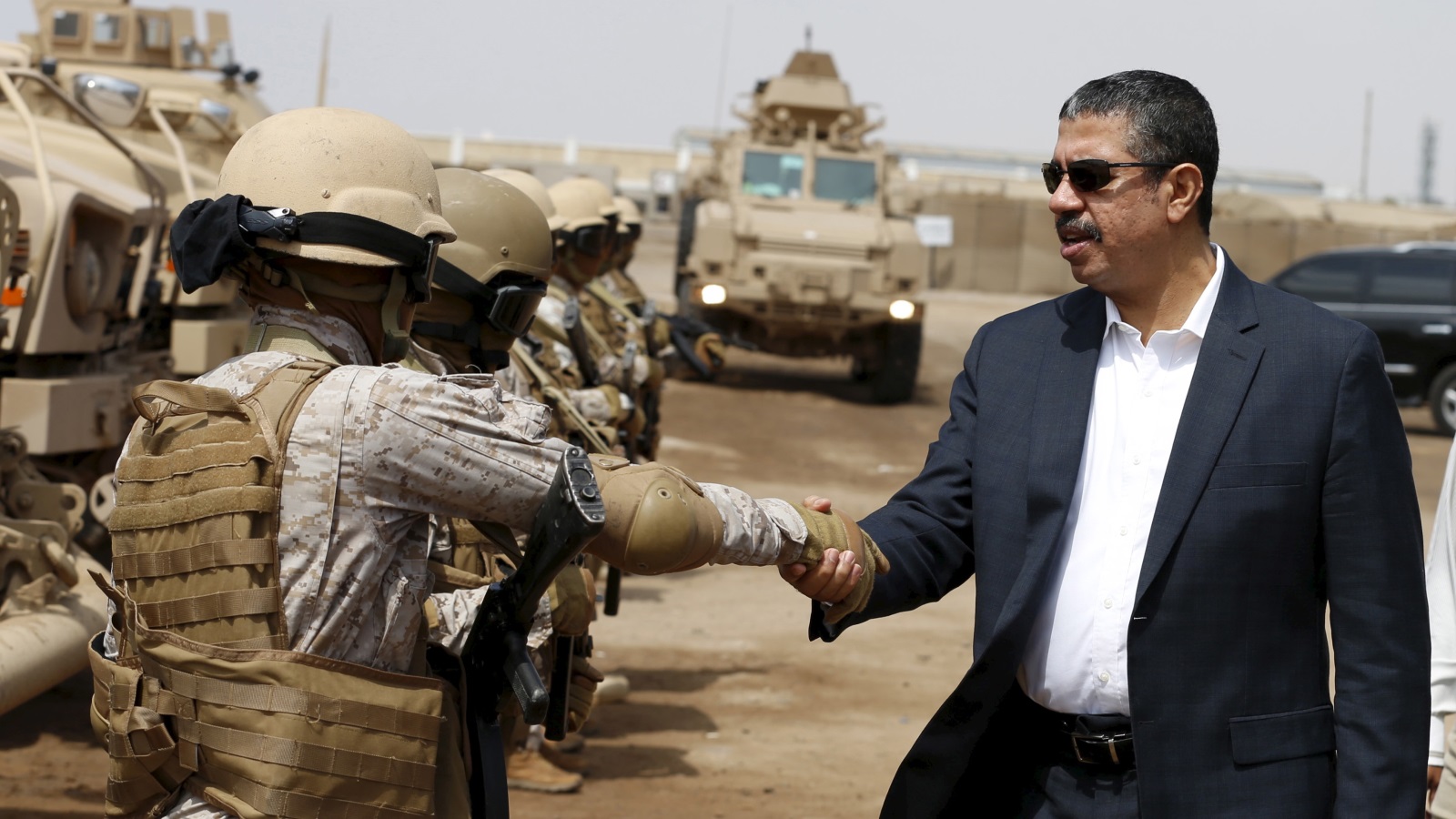 رئيس الوزراء اليمني السابق خالد بحاح (رويترز)