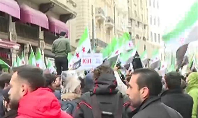 تظاهرة أمام القنصلية الروسية بإسطنبول احتجاجا على مجازر الغوطة