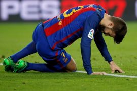 Football Soccer - Barcelona v Malaga - Spanish La Liga Santander - Camp Nou stadium, Barcelona, Spain - 19/11/16. Barcelona's Gerard Pique reacts. REUTERS/Albert Gea