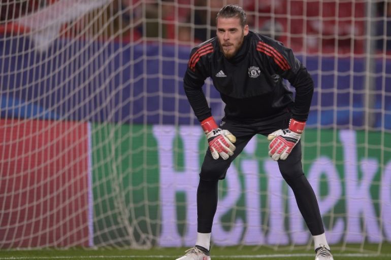 SEVILLE, SPAIN - FEBRUARY 21: David De Gea of Manchester United warms up during the UEFA Champions League Round of 16 First Leg match between Sevilla FC and Manchester United at Estadio Ramon Sanchez Pizjuan on February 21, 2018 in Seville, Spain. (Photo by Aitor Alcalde/Getty Images)