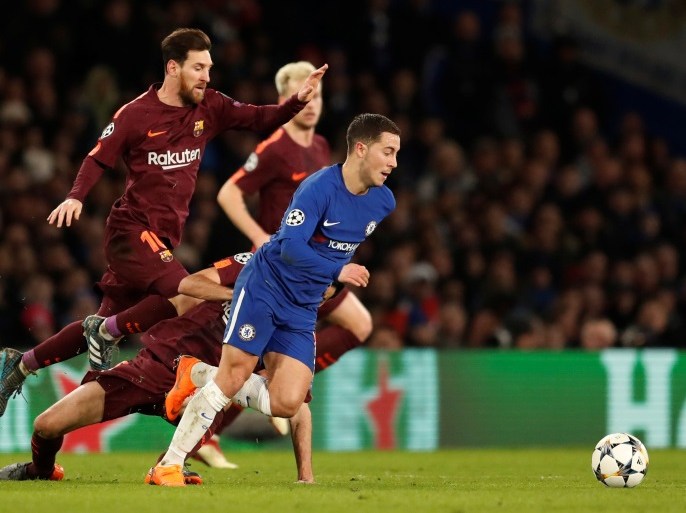 Soccer Football - Champions League Round of 16 First Leg - Chelsea vs FC Barcelona - Stamford Bridge, London, Britain - February 20, 2018 Barcelona’s Lionel Messi in action with Chelsea's Eden Hazard Action Images via Reuters/Andrew Boyers