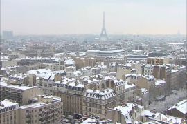 الثلوج تسبب الفوضى في باريس