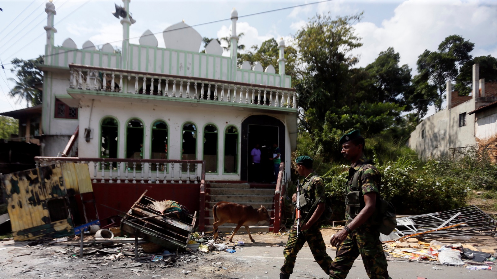 ‪24 مسجدا حُرقت في مقاطعة كاندي السريلانكية في موجة عنف استهدفت الأقلية المسلمة‬ (رويترز)