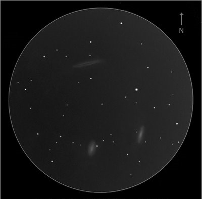 المجرات الثلاثة كما تظهر في تلسكوب ثمانية إنشات (مواقع التواصل الإجتماعي)