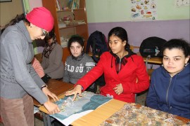 اطفال مصابين باضطراب الديسفازيا في مدرسة جمعية اضواء بالجزائر