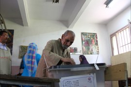 الوعود الانتخابية تحاول أن تدفع المواطنين للمشاركة في الانتخابات. تصوير زميل مصور صحفي.