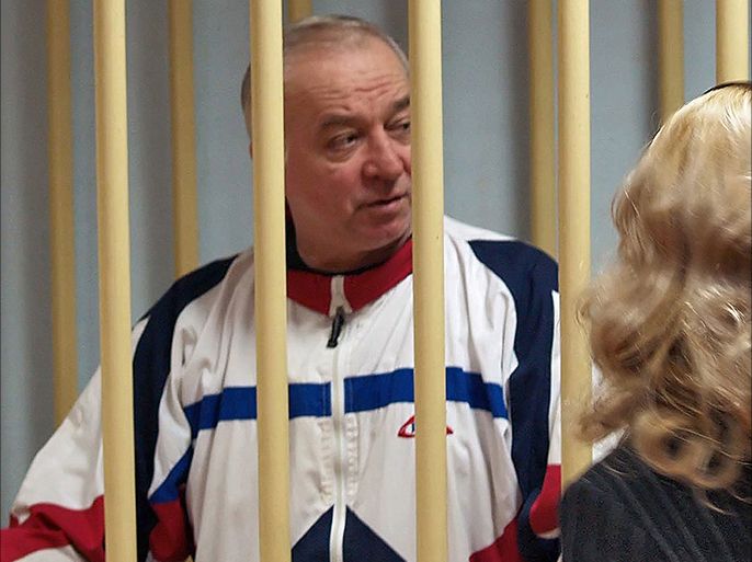 epa06584601 A photo dated 09 August 2006 shows Sergei Skripal talking from a defendants cage to his lawyer during a hearing at the Moscow District Military Court in Moscow, Russia (issued 06 March 2018). Sergei Skripal, a former Russian intelligence officer, who had been sentenced to 13 years in prison on charges of spying for the the United Kingdom and later in 2010 was exchanged in a spy swap, and a woman were found unconscious on a bench in Salisbury shopping mall in the UK. EPA-EFE/YURY SENATOROV RUSSIA OUT / BEST QUALITY AVAILABLE