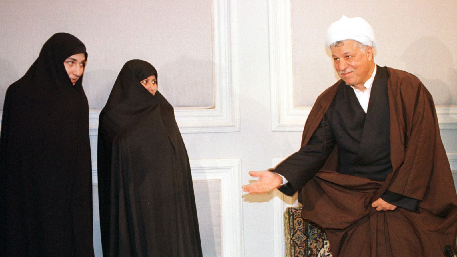 الرئيس الإيراني السابق أكبر هاشمي رفسنجاني (رويترز)