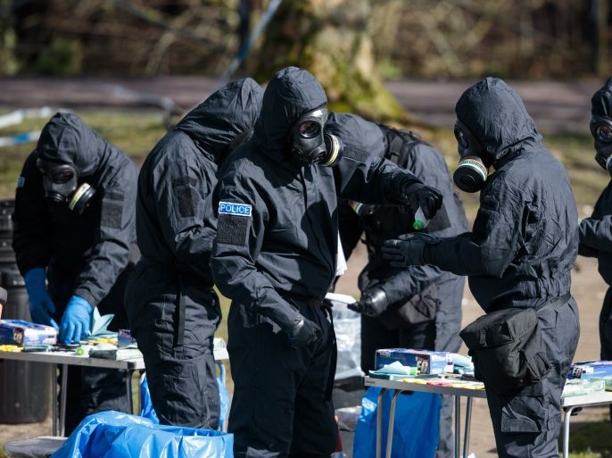 SALISBURY, ENGLAND - MARCH 16: Police officers in protective suits and masks work near the scene where former double-agent Sergei Skripal and his daughter, Yulia were discovered after being attacked with a nerve-agent on March 16, 2018 in Salisbury, England. Britain has expelled 23 Russian diplomats over the nerve agent attack on former spy Sergei Skripal and his daughter Yulia, who both remain in a critical condition. Russian Foreign Minister Sergei Lavrov has responded by saying that Moscow will also expel British diplomats. (Photo by Jack Taylor/Getty Images)