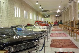 ـ صورة لقسم السيارات بمتحف الشيخ فيصل آل قاني (الجزيرة نت)