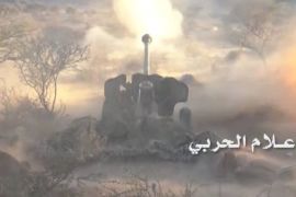 صورة نشرها الإعلام الحربي التابع للحوثيين تظهر ما قال إنه قصف مدفعي لمواقع للقوات السعودية في عسير بالحد الجنوبي للملكة مع اليمن