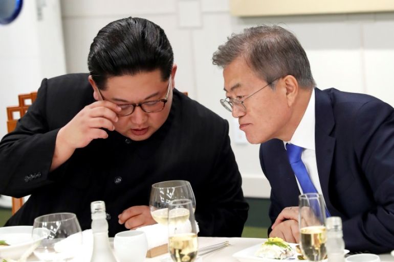 South Korean President Moon Jae-in and North Korean leader Kim Jong Un attend a banquet on the Peace House at the truce village of Panmunjom inside the demilitarized zone separating the two Koreas, South Korea, April 27, 2018. Korea Summit Press Pool/Pool via Reuters
