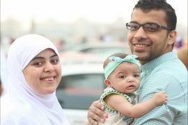 عبد الله مضر وزوجته وطفلته عالية الصورة مأخوذة من المصدر (عمة الطفلة)