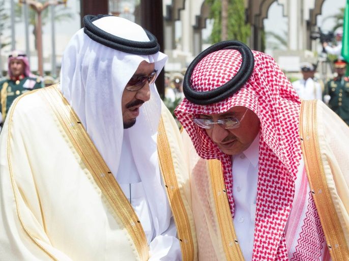 Saudi Arabia's King Salman bin Abdulaziz Al Saud (L) speaks with Crown Prince Mohammed Bin Nayef during a reception ceremony in Jeddah, Saudi Arabia April 30, 2017. Bandar Algaloud/Courtesy of Saudi Royal Court/Handout via REUTERS ATTENTION EDITORS - THIS PICTURE WAS PROVIDED BY A THIRD PARTY. FOR EDITORIAL USE ONLY.