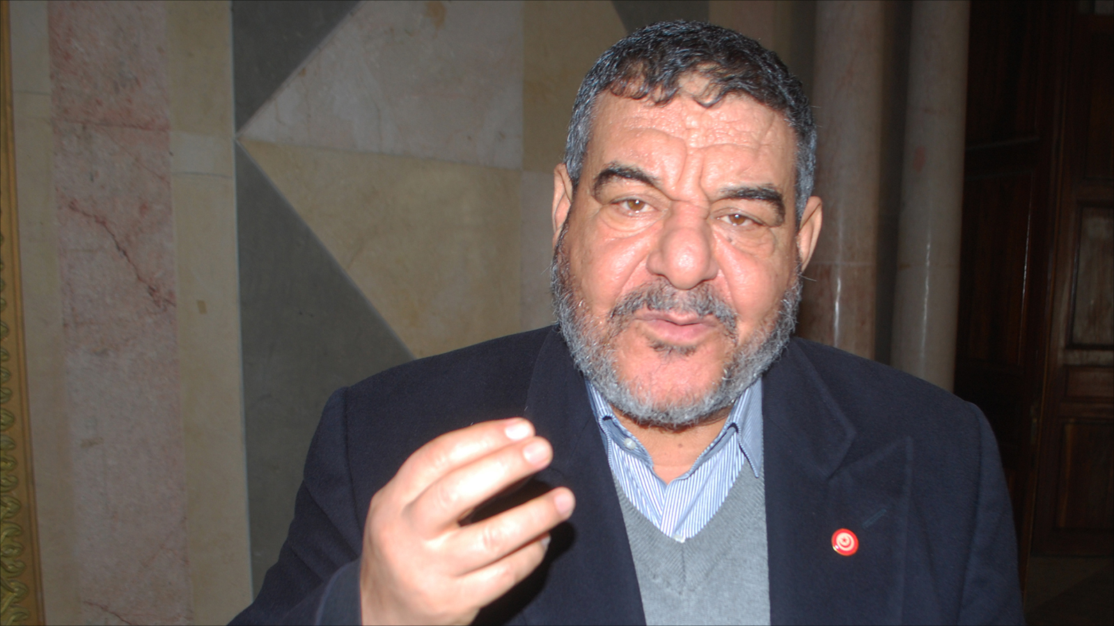 ‪محمد بن سالم: الانتخابات البلدية تقوم على القرب والجوار‬ (الجزيرة)