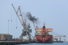 A ship unloads a cargo of fuel at the Red Sea port of Hodeida, Yemen April 1, 2018. REUTERS/Abduljabbar Zeyad