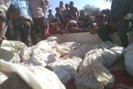 مقتل 13 مدنيا من أسرة واحدة في غارة لمقاتلات التحالف العربي على منزلهم في المحول بمديرية الصلو بمحافظة تعز جنوبي اليمن