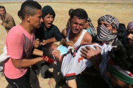 ATTENTION EDITORS - VISUAL COVERAGE OF SCENES OF DEATH People react as they evacuate Palestinian deaf Tahreer Abu Sabala, 17, who was shot and wounded in the head during clashes with Israeli troops, at Israel-Gaza border, in the southern Gaza Strip April 1, 2018. REUTERS/Ibraheem Abu Mustafa TEMPLATE OUT