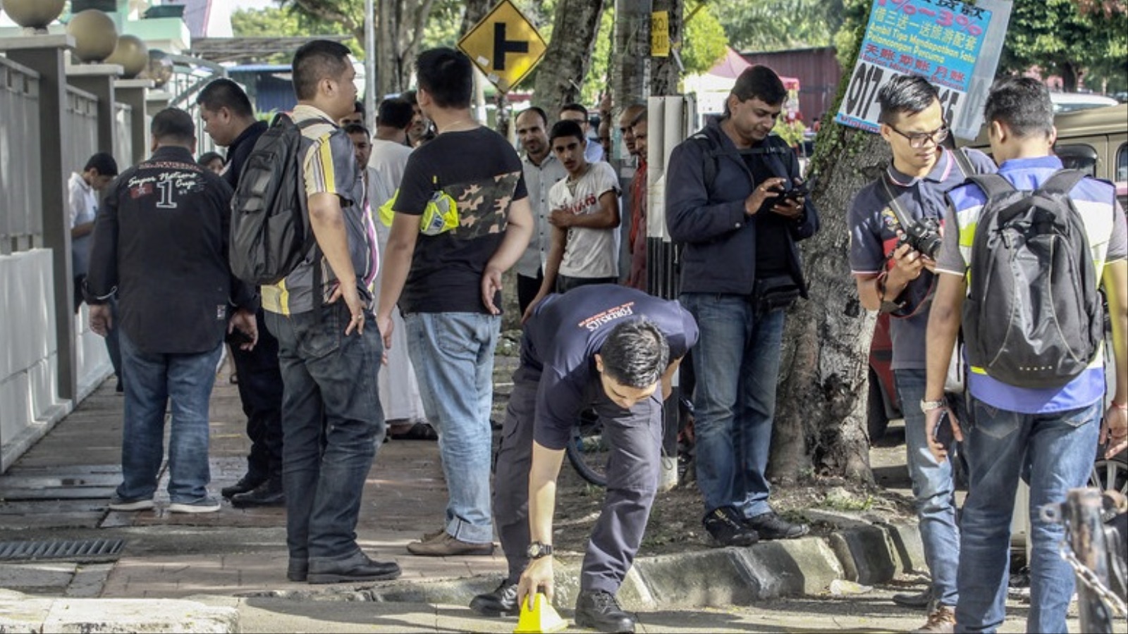 ‪الشرطة الماليزية تفحص مكان اغتيال البطش لجمع الأدلة‬ (الأوروبية)
