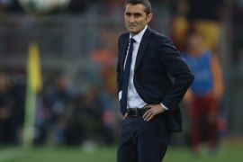 ROME, ITALY - APRIL 10: FC Barcelona head coach Ernesto Valverde shows his dejection during the UEFA Champions League quarter final second leg between AS Roma and FC Barcelona at Stadio Olimpico on April 10, 2018 in Rome, Italy. (Photo by Paolo Bruno/Getty Images)