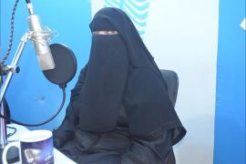 اليمنية "هدى المقدي".. مذيعة تشق طريق حلم الإعلام كفيفة