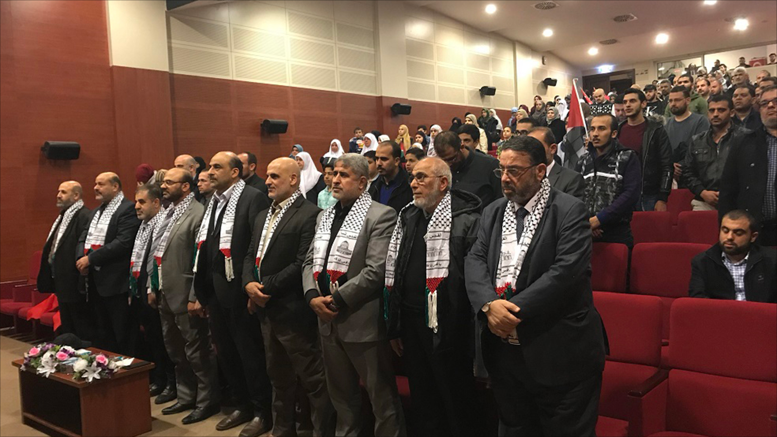 شخصيات سياسية ودينية وقادة مؤسسات فلسطينية وعربية تنشط في تركيا شاركوا في مهرجان العودة للقدس (الجزيرة)