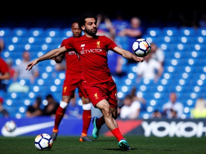 Soccer Football - Premier League - Chelsea vs Liverpool - Stamford Bridge, London, Britain - May 6, 2018 Liverpool's Mohamed Salah during the warm up before the match REUTERS/Eddie Keogh EDITORIAL USE ONLY. No use with unauthorized audio, video, data, fixture lists, club/league logos or