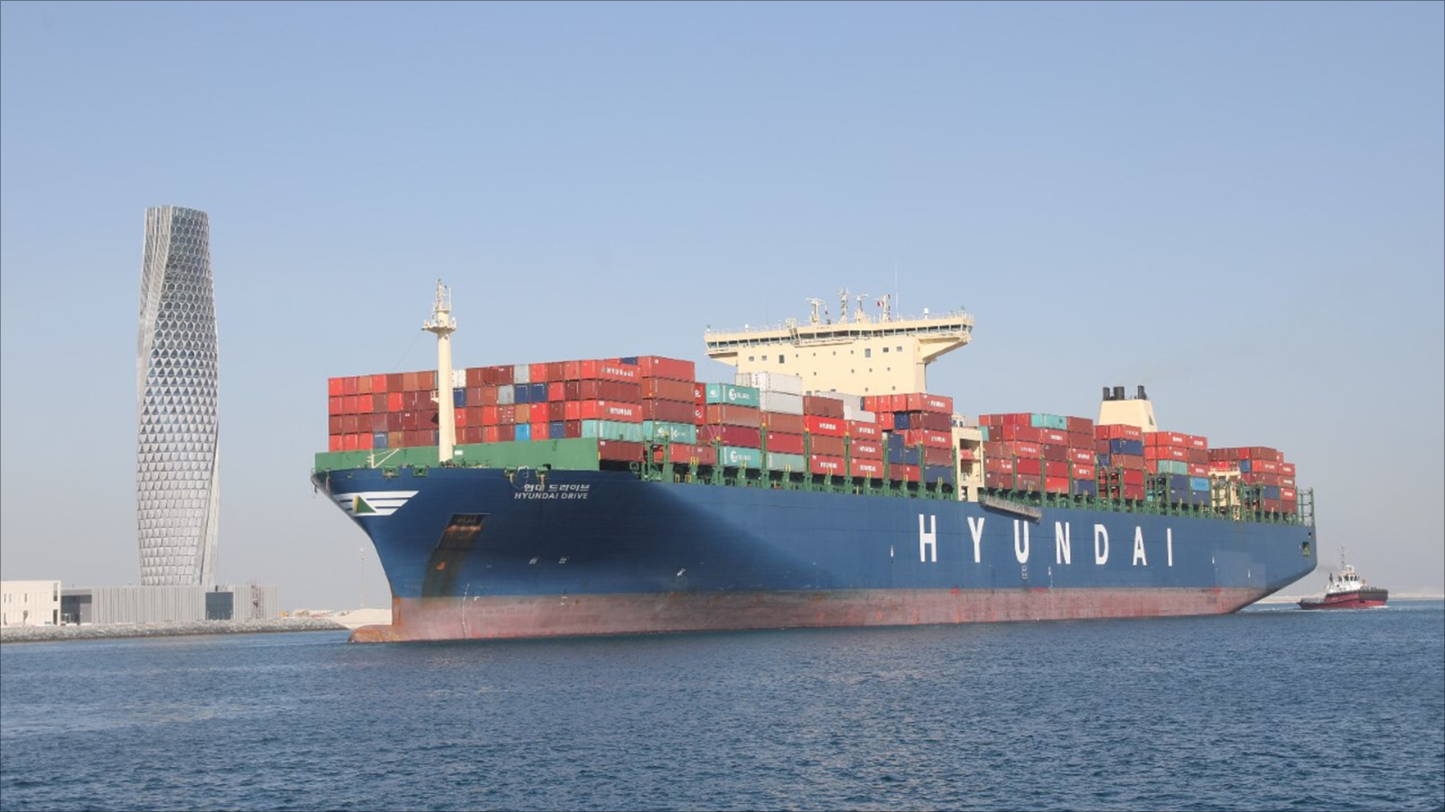 ميناء حمد الميناء يستقبل أضخم سفن الشحن العالمية (الجزيرة)