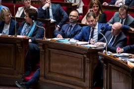 epa06739047 French Prime Minister Edouard Philippe (C) attends the weekly session of questions to the government with flanked by cabinet members, at the French National Assembly in Paris, France, 15 May 2018. EPA-EFE/CHRISTOPHE PETIT TESSON