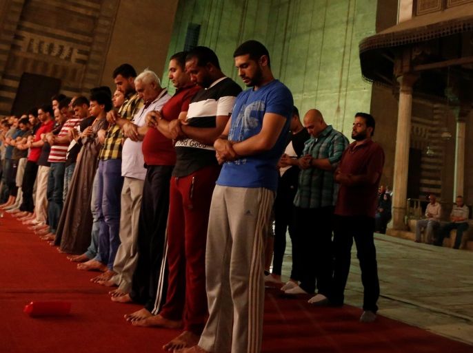 مدونات - مسلمون في رمضان صلاة مسجد مصر
