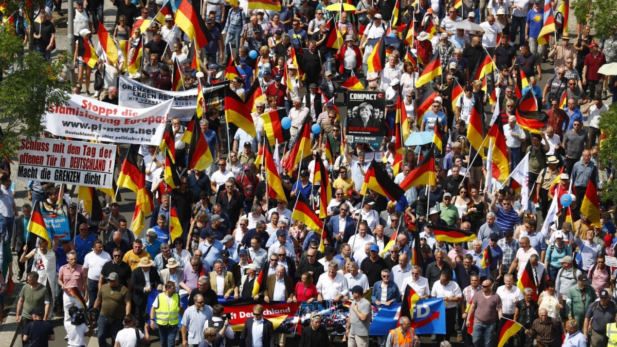 إشاعة الخوف وكراهية المهاجرين.. كيف يعزز حزب "البديل" اليميني مكانته في ألمانيا؟