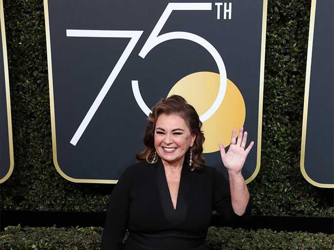 epa06424453 Roseanne Barr arrives for the 75th annual Golden Globe Awards ceremony at the Beverly Hilton Hotel in Beverly Hills, California, USA, 07 January 2018. EPA-EFE/MIKE NELSON