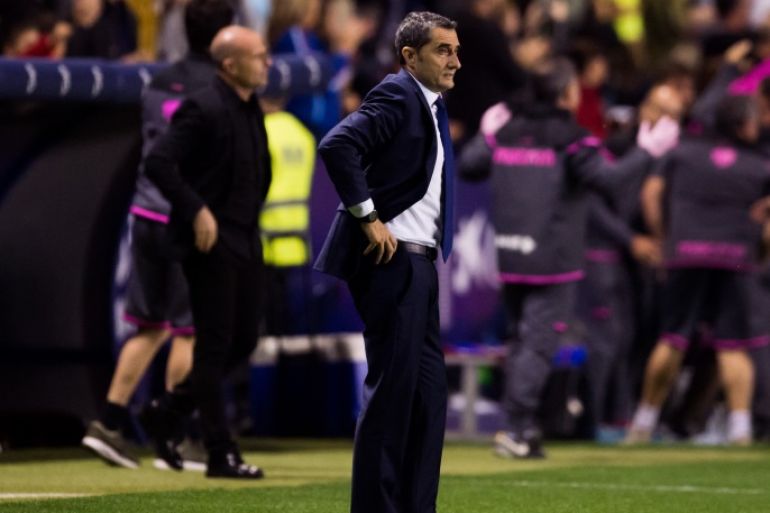 VALENCIA, SPAIN - MAY 13: Head coach Ernesto Valverde of FC Barcelona reacts during the La Liga match between Levante UD and FC Barcelona at Estadi Ciutat de Valencia on May 13, 2018 in Valencia, Spain. (Photo by Alex Caparros/Getty Images)