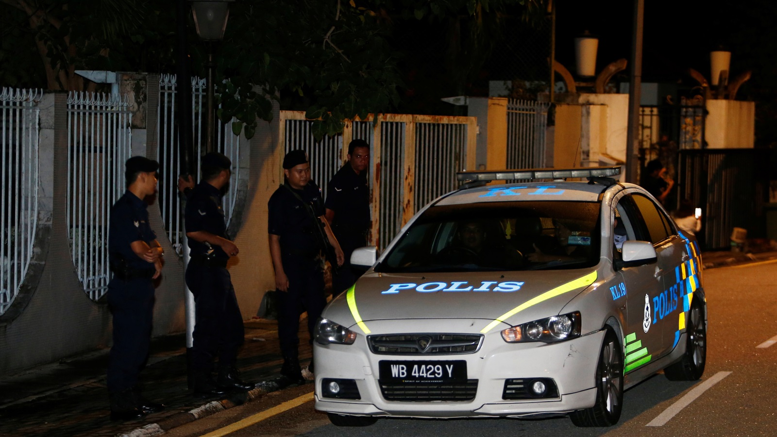 ‪‬ دهمت الشرطة الماليزية ممتلكات على ذمة نجيب عبد الرزاق