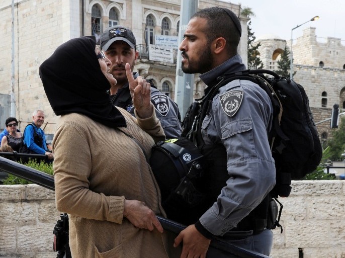 مدونات - فلسطينية امرأة فتاة الاحتلال