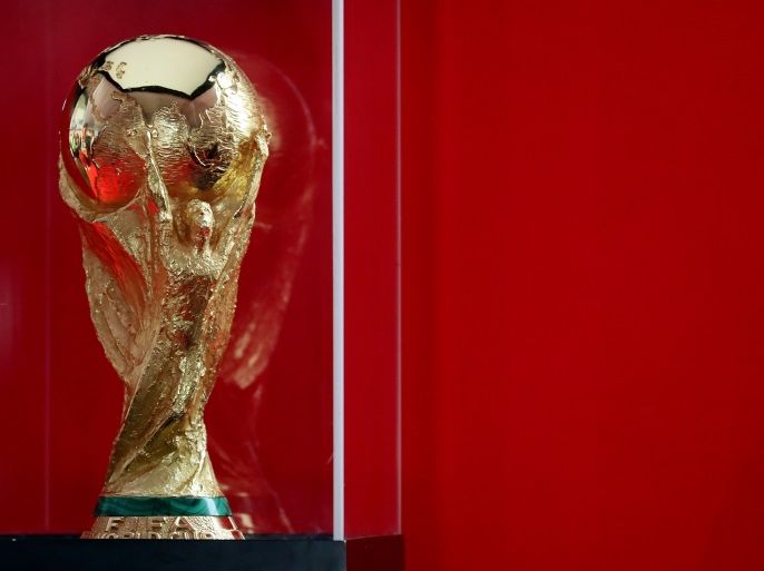 epa06643944 A view of the FIFA World Cup trophy as it arrives to Bogota, Colombia, 03 April 2018. The trophy of the World Cup arrived in Colombia as part of a tour going to 50 countries before the World Cup. EPA-EFE/Leonardo Munoz