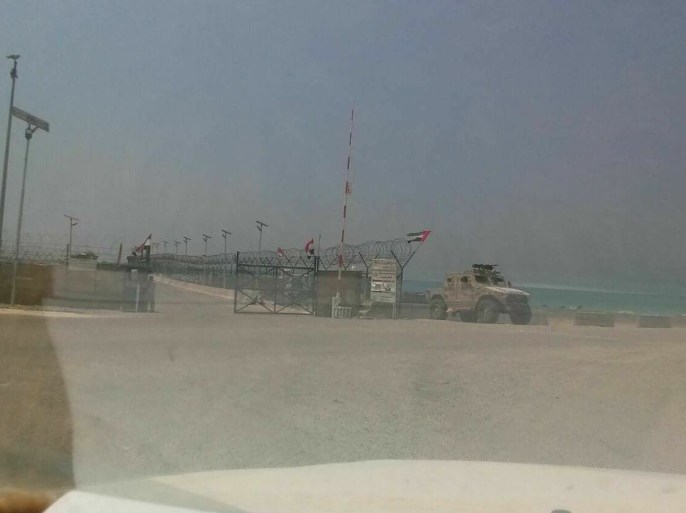 قوات اماراتية تسيطر على ميناء سقطرى بعد سيطرتها على مطار الجزيرة