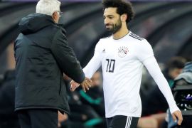 Soccer Football - International Friendly - Portugal vs Egypt - Letzigrund, Zurich, Switzerland - March 23, 2018 Egypt’s Mohamed Salah shakes hands with coach Hector Cuper after he is substituted off REUTERS/Arnd Wiegmann