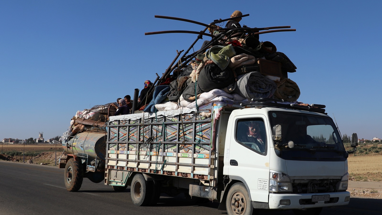 ‪45 ألف شخص نزحوا من درعا وتحذيرات دولية من نزوح المزيد‬ (رويترز)
