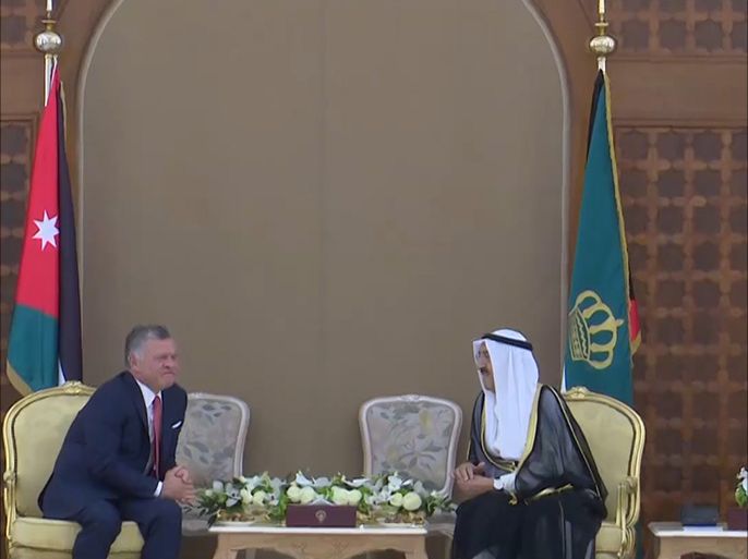 التقى أمير الكويت، الشيخ صباح الأحمد الجابر الصباح، العاهل الأردني، الملك عبد الله الثاني، والوفد الرسمي المرافق خلال زيارته للكويت.