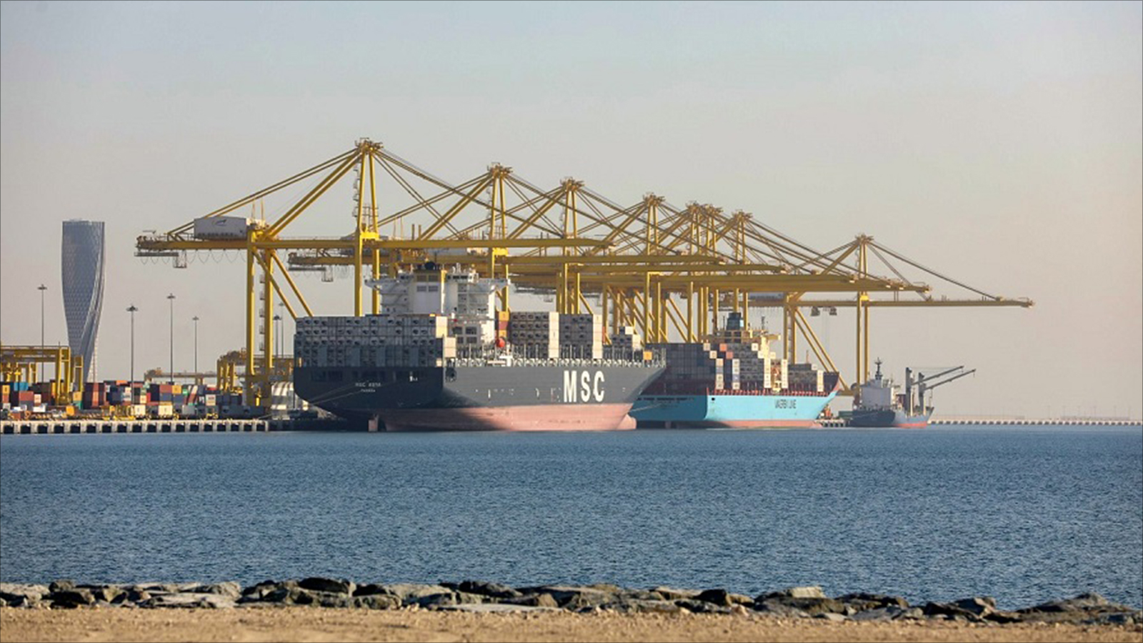 ميناء حمد كان له دور في كسر الحصار المفروض على قطر (الجزيرة)