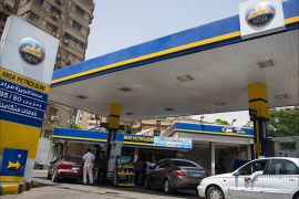 epa06812260 Cars queue at a gas station to refuel in Cairo, Egypt, 16 June 2018. The Egyptian government had increased the prices for fuel to ease its budget deficit to 8.4 percent of the GDP as part of an economic reform program. Egypt had previously increased fuel prices by 50 percent in July 2017. EPA-EFE/MOHAMED HOSSAM