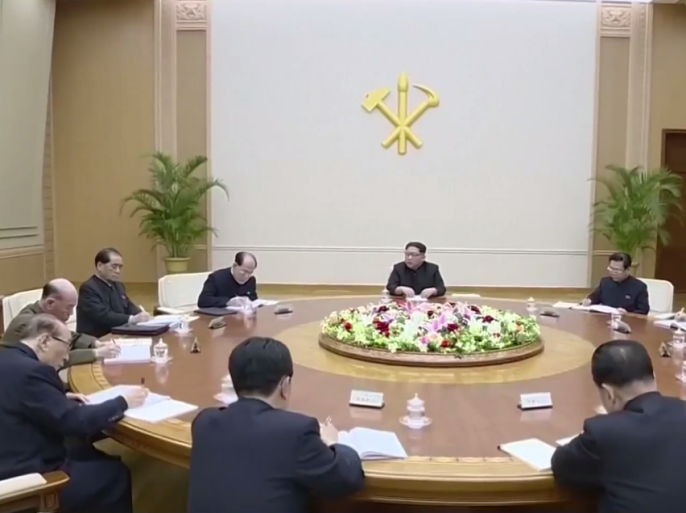 زعيم كوريا الشمالية يرأس اجتماعا ضم قادة عسكريين ومدنيين في بيونغ يانغ