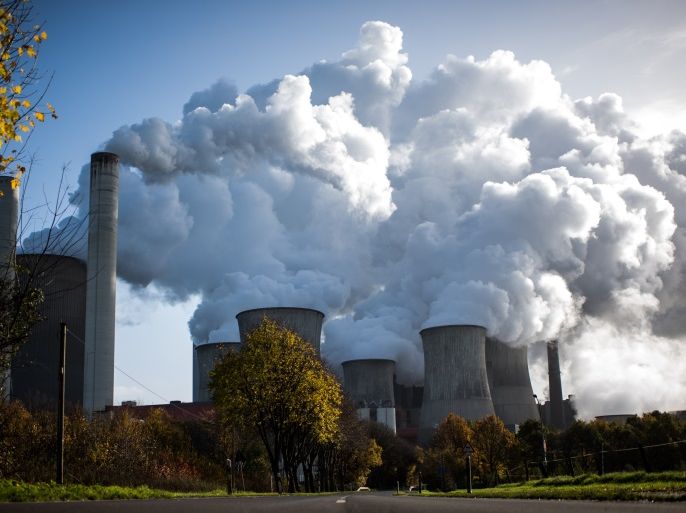 BERHEIM, GERMANY - NOVEMBER 13: Steam rises from the Niederaussem coal-fired power plant operated by German utility RWE, which stands near open-pit coal mines that feed it with coal, on November 13, 2017 near Bergheim, Germany. The COP 23 United Nations Climate Change Conference is taking place in Bonn, about 60km from the Niederaussem plant. The nearby Rhineland coal fields are the biggest source of coal in western Germany and the power plants in the region that they supply emit massive amounts of CO2. (Photo by Lukas Schulze/Getty Images)