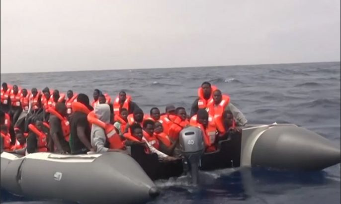 وزير الداخلية الإيطالي يتعهد بطرد اللاجئين غير النظاميين