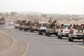 epa06803029 Yemeni forces backed by the Saudi-led coalition gather near the outskirts of the western port city of Hodeidah, Yemen, 12 June 2018. According to reports, the Saudi-led military coalition and Yemeni government forces continue to send reinforcements toward the port city of Hodeidah, preparing to launch an assault on the Houthis-controlled main port of Yemen. EPA-EFE/NAJEEB ALMAHBOOBI