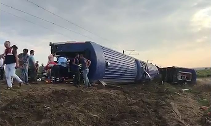قتلى وجرحى بحادث قطار شمال غرب تركيا