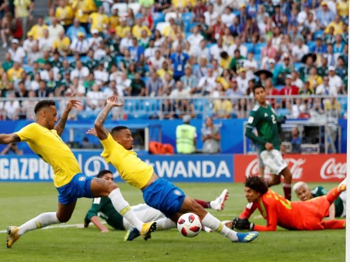 Soccer Football - World Cup - Round of 16 - Brazil vs Mexico - Samara Arena, Samara, Russia - July 2, 2018 Brazil's Neymar scores their first goal REUTERS/Carlos Garcia Rawlins
