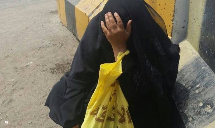 سيدات يمنيات يطالبن الرئيس هادي الكشف عن مصير أبنائهن وأزواجهن المعتقلين في سجون الإمارات