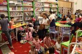 مكتبة الأطفال في المسجد الأقصى تعج بضيوفها المقبلين على فعالياتها الصيفية